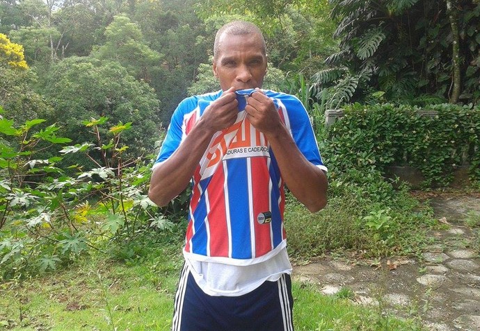 Cadão, o interminável, passa carreira a limpo e elege o maior rival: Romário