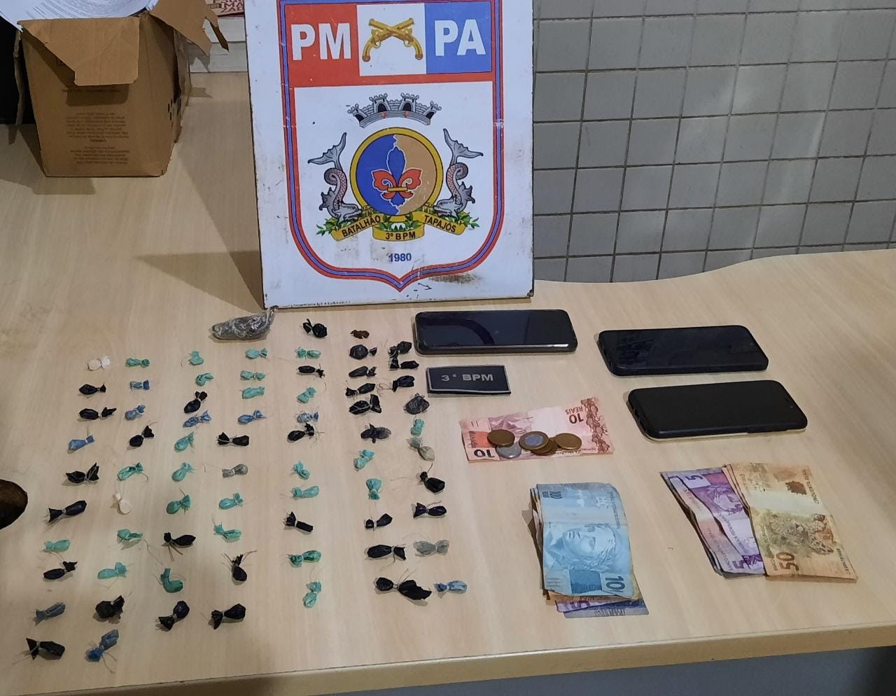 Três suspeitos são presos por tráfico de drogas no bairro Santo André, em Santarém