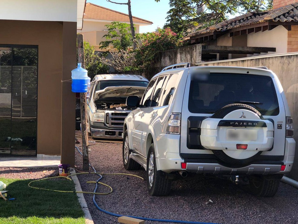 Morador morreu esmagado ao consertar veículo — Foto: Divulgação
