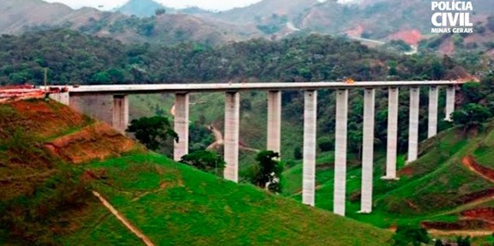 Viaduto da Prainha, onde eram realizados os saltos. — Foto: Polícia Civil/Divulgação