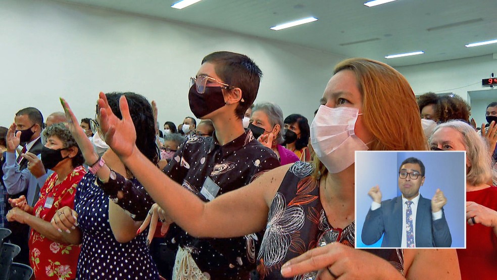 Reuniões das Testemunhas de Jeová em Libras — Foto: Reprodução/TV Globo