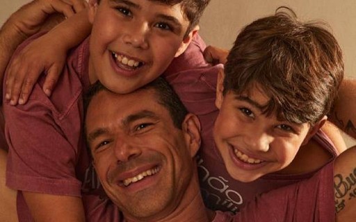 Marcus Buaiz posa com filhos e irmã de Wanessa Camargo se derrete: "Lindos"