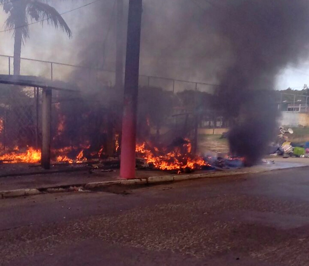 Barracas ficam em Vila de Abrantes, na regi&atilde;o metropolitana de Salvador (Foto: Valdir Barbosa /Arquivo Pessoal)