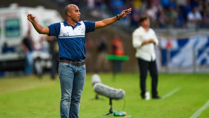 Carrasco do rival como jogador, Deivid estreia em clássico como treinador