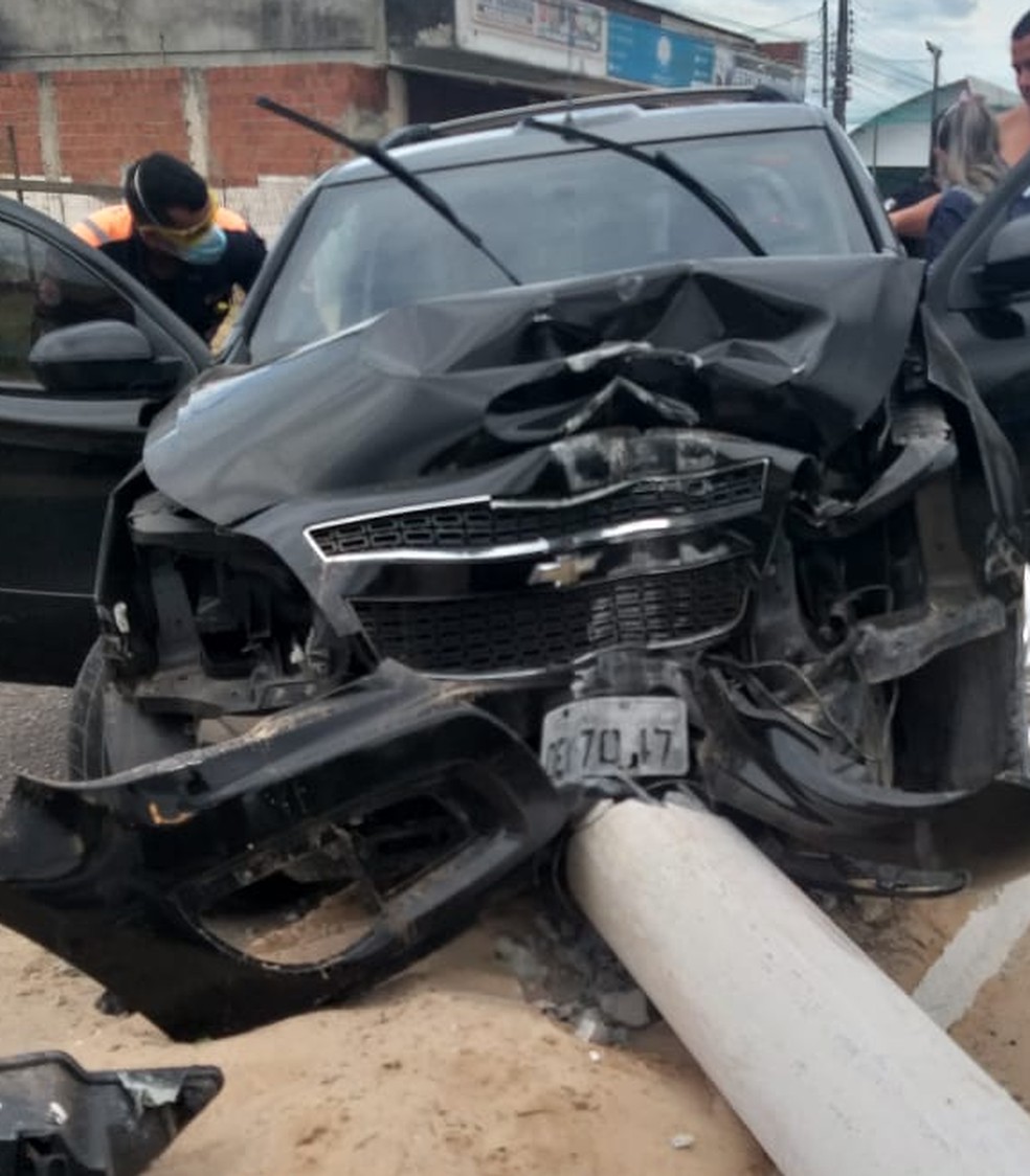 Acidente aconteceu na Avenida Doutor Jo&atilde;o Medeiros Filho &mdash; Foto: Guarda Municipal