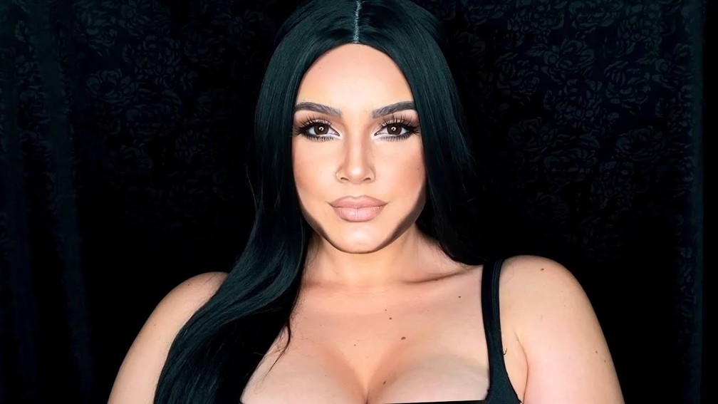 Letícia Gomes como Kim Kardashian — Foto: Reprodução