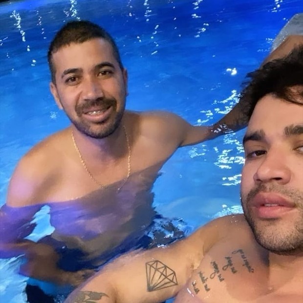 Gusttavo Lima e amigo (Foto: Reprodução/Instagram)