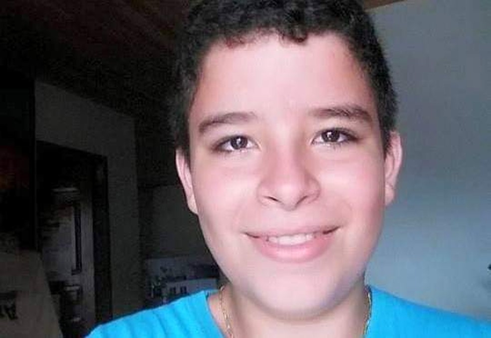 Erick Souza da Silva chegou a ser socorrido, mas morreu no hospital João Câncio, em Sena Madureira — Foto: Arquivo pessoal