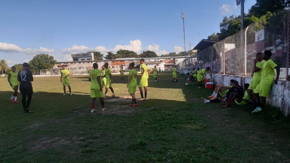 Rio Branco-AC negocia empréstimo de três jogadores da base e sobe seis para profissional — Foto: Kelton Pinho