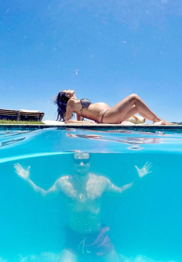 Marcella Fogaça posta baby bump de gêmeos em dia de piscina (Foto: Reprodução/Instagram)