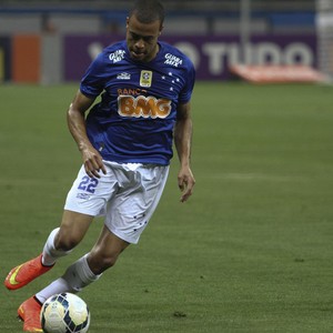 Mayke crê que necessidade de rival vencer vira arma para o time celeste