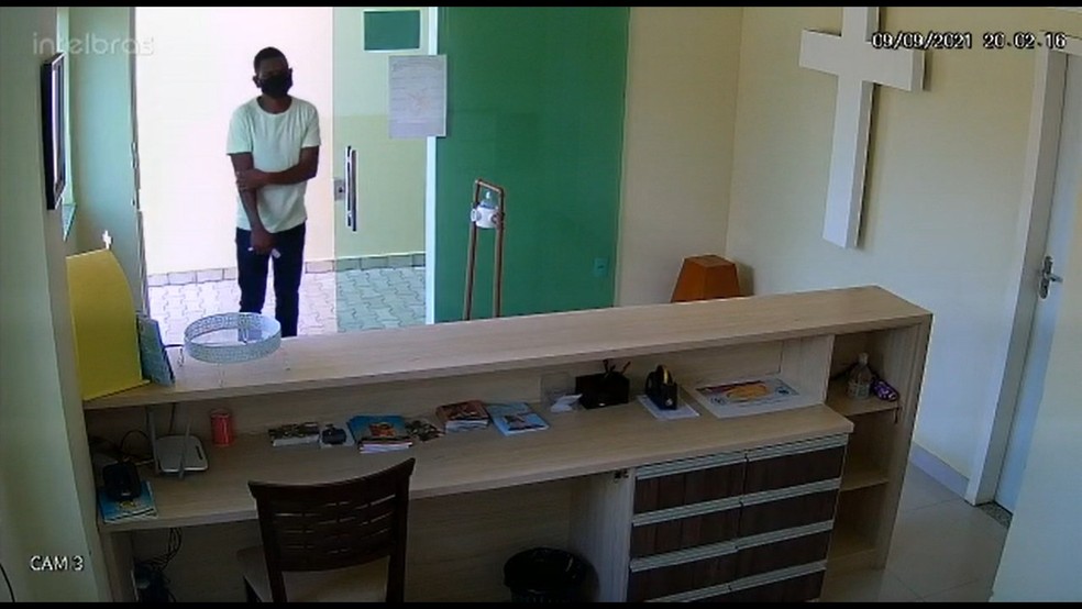 Homem engana padre no sudoeste da Bahia e leva dinheiro que seria usado para compra de cestas básicas — Foto: Arquivo Pessoal