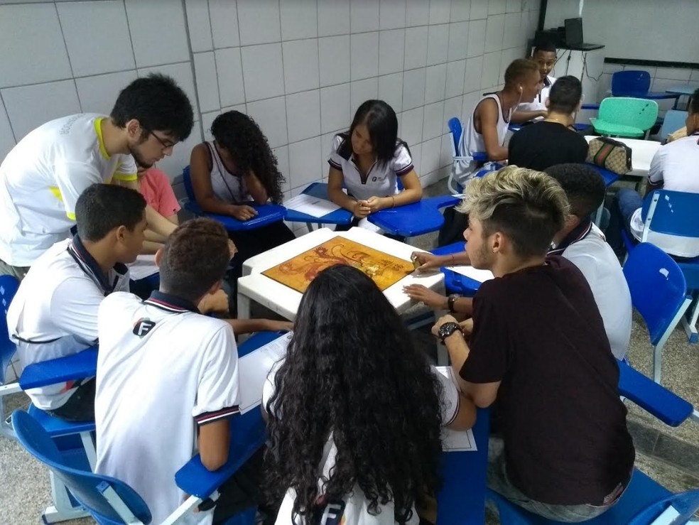 Jogos analógicos funcionam como ferramenta no processo de ensino e aprendizagem em escolas (Foto: DIVULGAÇÃO)