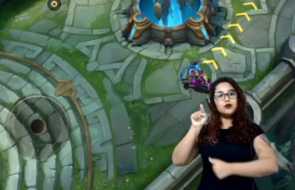 Jessyka de Souza faz interpretação em libras durante campeonato — Foto: Reprodução/Redes sociais