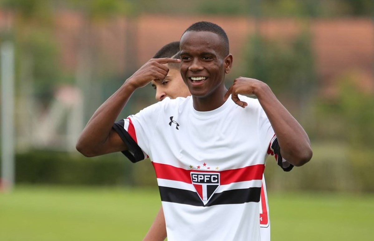 Vai e vem de Cotia: São Paulo renova contrato de mais uma revelação 