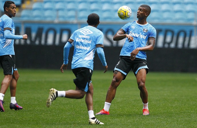 Grohe e Walace atenuam vantagem e pedem Grêmio sem euforia: 0 a 0