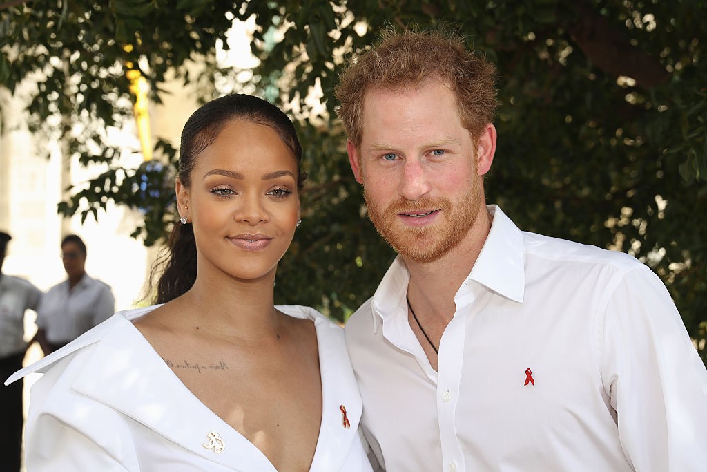Rihanna e o príncipe Charles apareceram juntos, em Barbados, em campanha no Dia Mundial de Combate à Aids (Foto:  Chris Jackson - Pool/Getty Images)