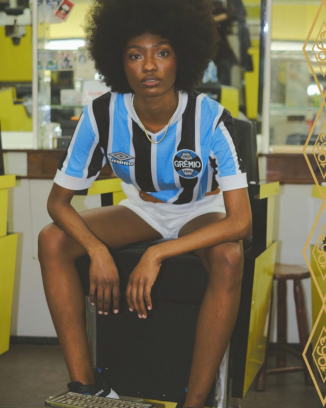 Grêmio lança nova camisa retrô, uniforme é referencia a título de 1981