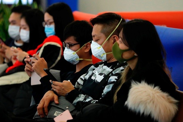 Número de mortes pelo coronavírus passa de 100 na China (Foto: TYRONE SIU/Agência Brasil)