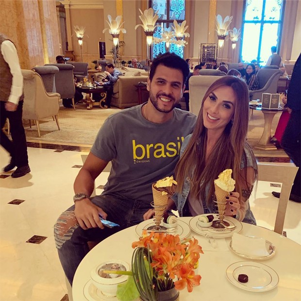 Nicole Bahls e o marido, Marcelo Bimbi (Foto: Reprodução / Instagram)