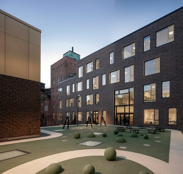 Nova escola pública em Copenhague se funde à região histórica   (Foto: Divulgação)