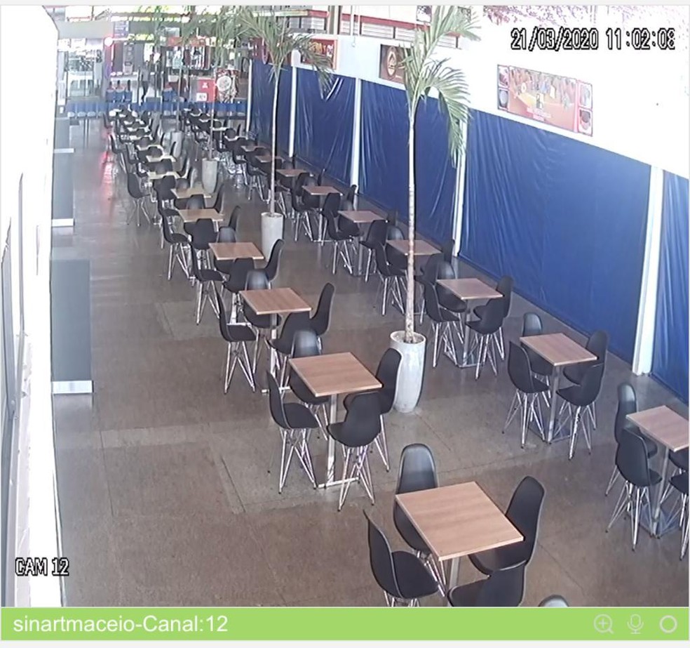 Praça de alimentação do Terminal Rodoviário de Maceió fica sem movimento de passageiros — Foto: Circuito interno/Terminal Rodoviário
