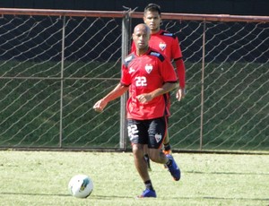 Joilson, meia do Atlético-GO (Foto: Divulgação / Site Oficial do Atlético-GO)