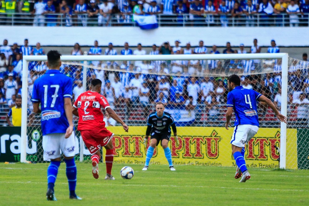 Júnior, lateral do CRB — Foto: Ailton Cruz - Gazeta de Alagoas