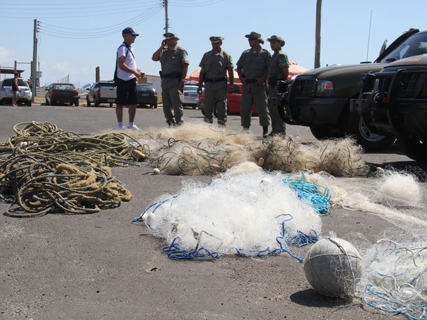 Redes irregulares de pesca RS (Foto: Robson Alves/Brigada Militar)