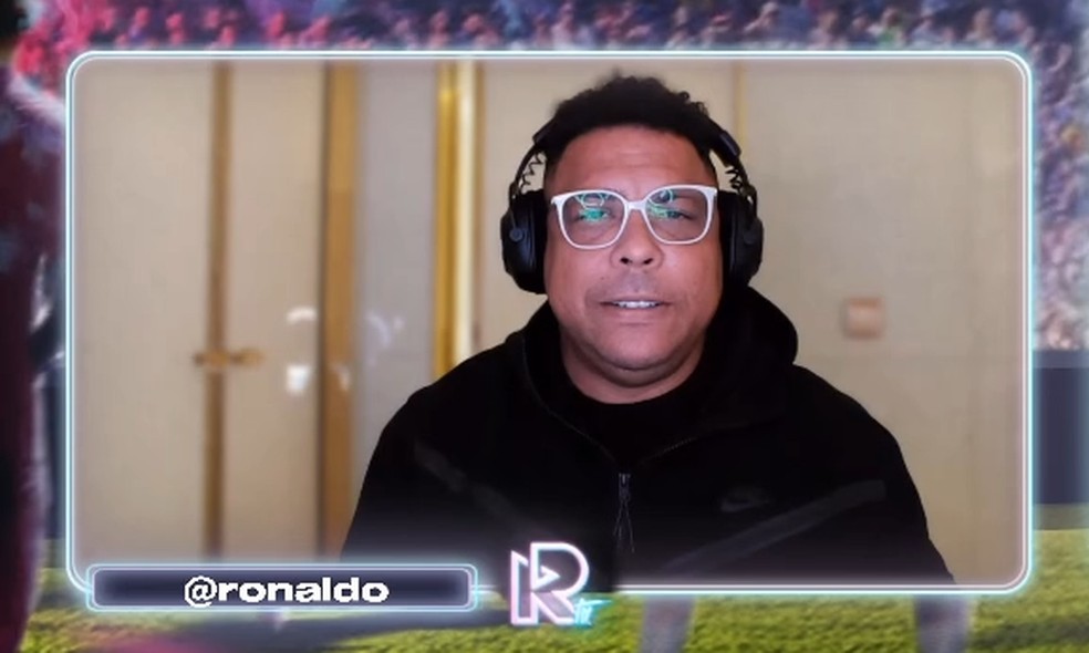 Ronaldo fez live após a eliminação do Brasil e disse que faltou "malandragem" — Foto: Reprodução