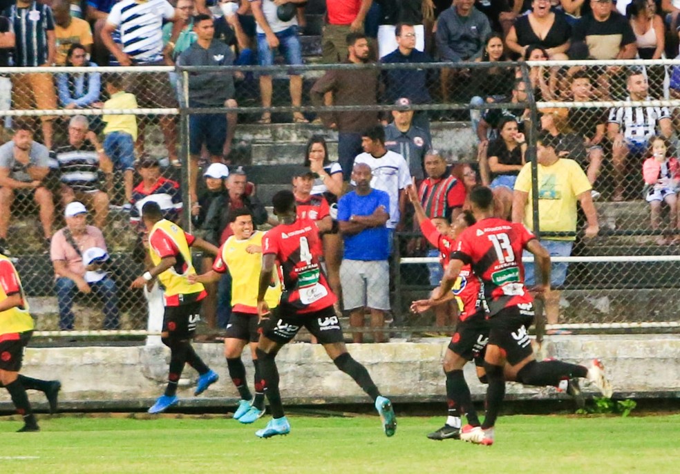 Iago Dias marcou os dois gols do Pouso Alegre contra o ASA — Foto: Ailton Cruz/Gazeta de Alagoas