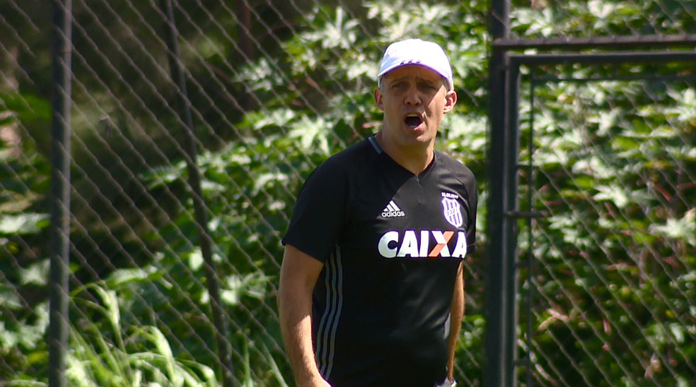 Eduardo Baptista, que começou 2017 no Palmeiras, volta à Ponte Preta (Foto: Carlos Velardi/ EPTV)