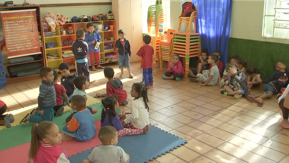 Crianças em creche no interior de São Paulo (Foto: Reprodução/TV TEM)