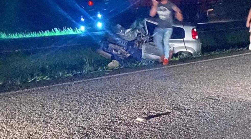 Mulher morre depois de colisão frontal na SP-340 em Mococa — Foto: Mococa 24 horas