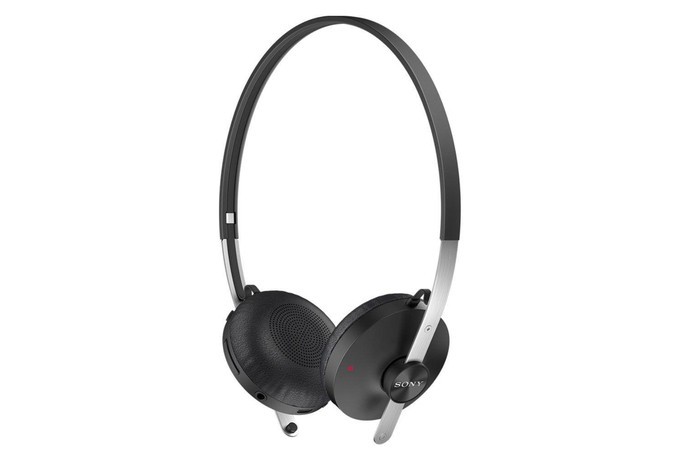 Fone de ouvido da Sony SBH60 oferece Bluetooth e tem medidas compactas, com conchas almofadadas (Foto: Divulgação/Sony)