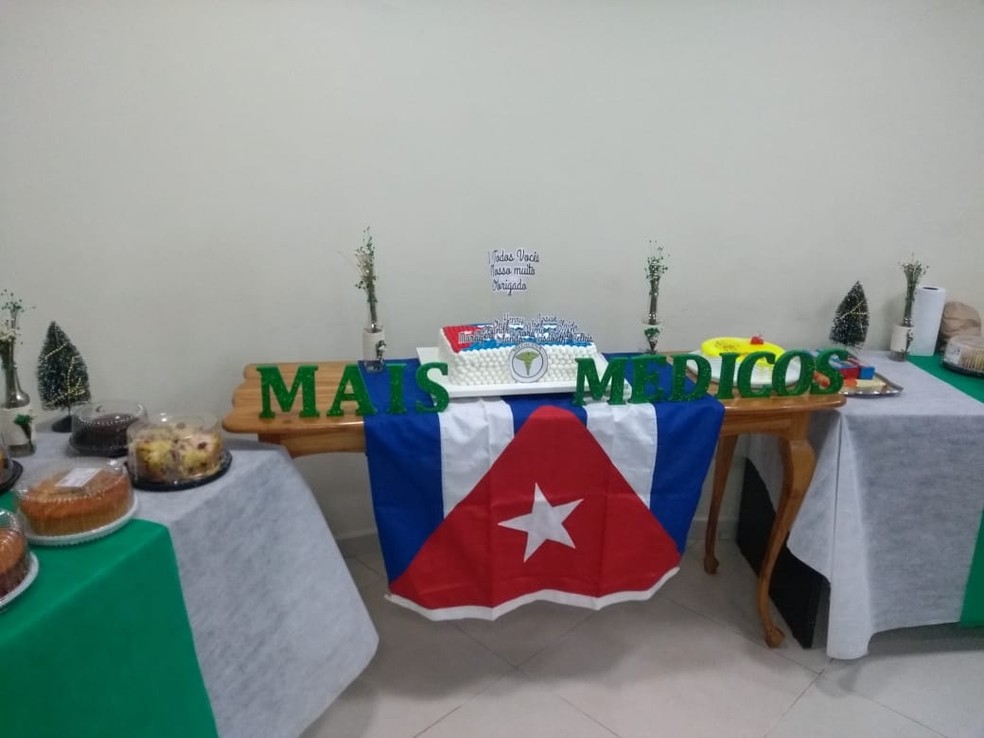Despedida de 15 médicos cubanos foi realizada no auditória da Prefeitura de Rio Branco — Foto: Aline Vieira/Rede Amazônica Acre