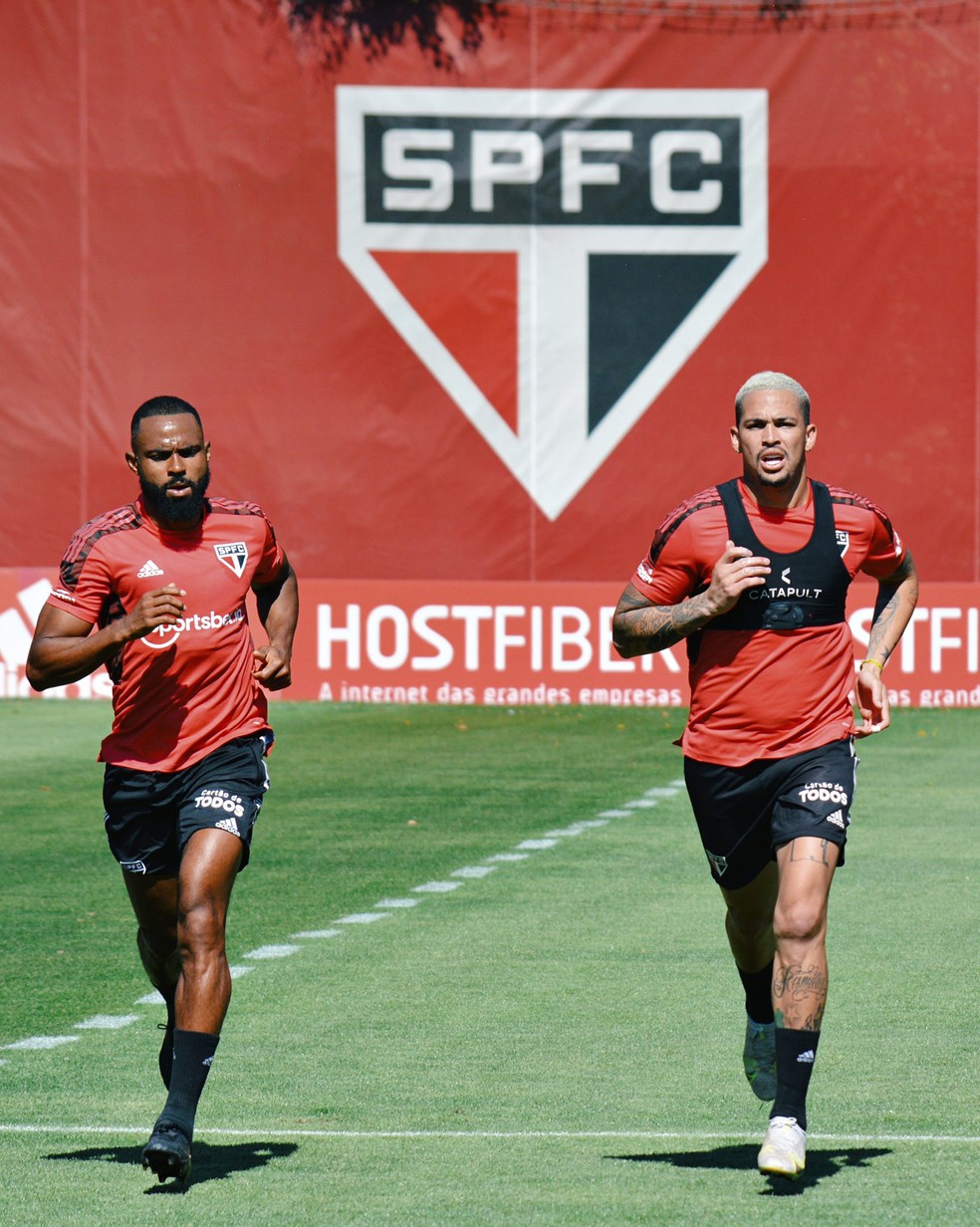William e Luciano treinam no CT do São Paulo — Foto: Erico Leonan / saopaulofc