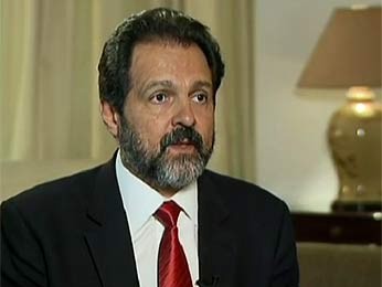 O governador Agnelo Queiroz durante entrevista (Foto: TV Globo/Reprodução)