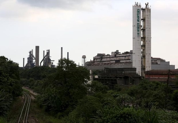 Vista geral da Usiminas, maior produtora de aços planos do país em capacidade instalada, em Cubatão (Foto: Paulo Whitaker/Reuters)