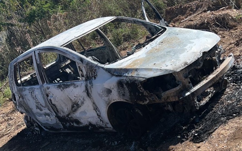 Carro de contador é encontrado carbonizado em Niquelândia, Goiás — Foto: Divulgação/Polícia Civil