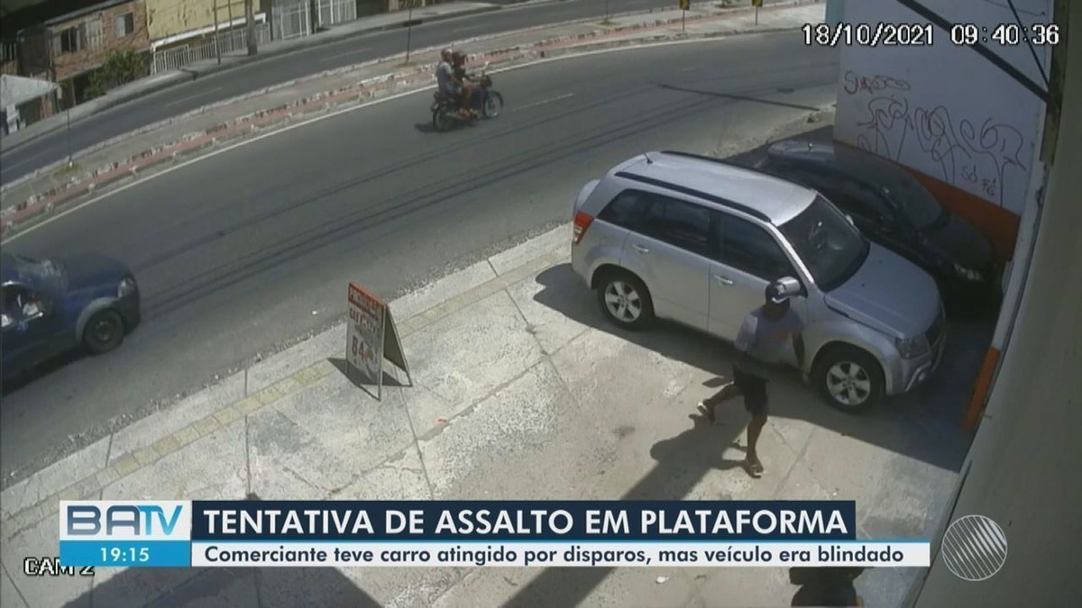 Em Carro Blindado Homem Escapa De Assalto Em Bairro De Salvador Suspeitos Atiraram Contra 4736