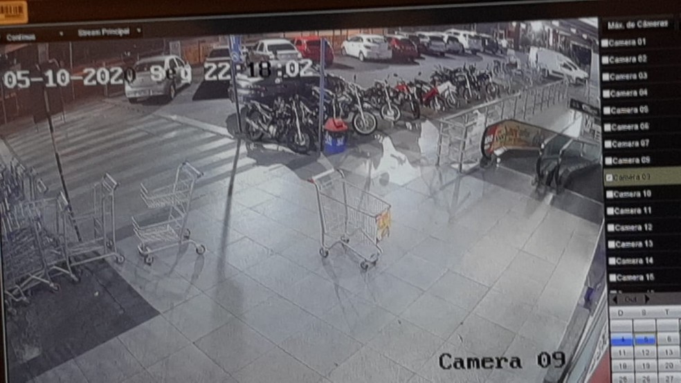 Criminosos invadem supermercado e roubam joalheria na Zona Leste de Teresina — Foto: Reprodução