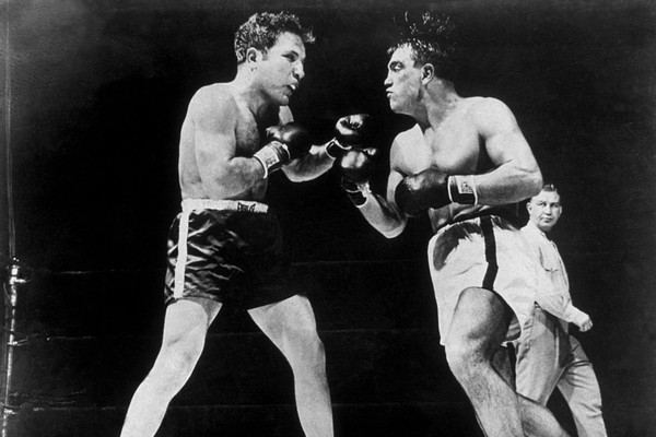 Jake LaMotta em luta de 12 rounds contra Robert Villemain em 1949, no Madison Square Garden: atleta do Bronx saiu vencedor (Foto: Getty Images)
