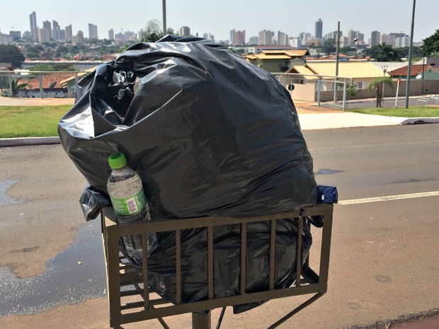 Com greve, hospitais ficam sem local para estocar lixo contaminado