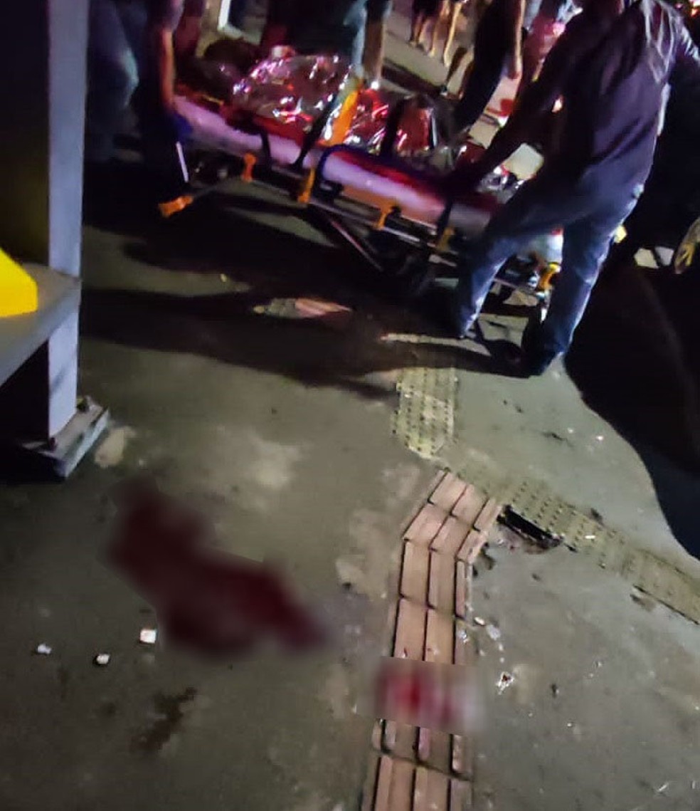 Vítima, de 28 anos, foi socorrida consciente no local e encaminhada ao Hospital Regional (HR) — Foto: Redes sociais