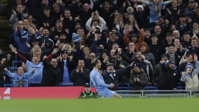 Grealish comemora gol do City sobre o Leeds
