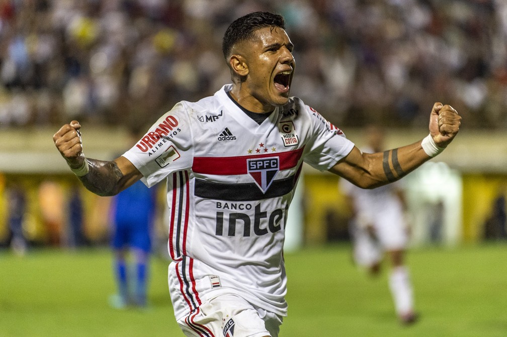Comentarista diz que o São Paulo tem que fazer uma faxina gigante, permanecendo na Série A