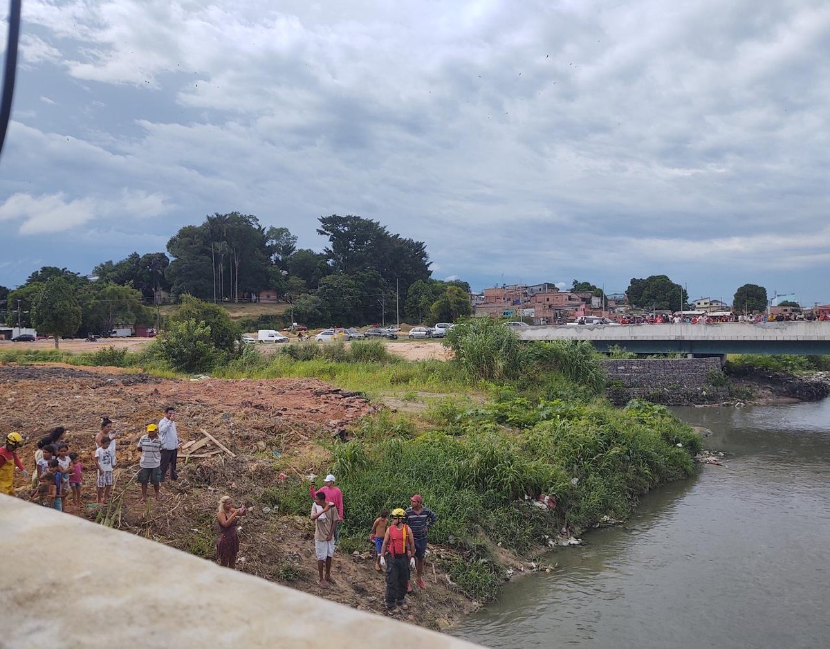 Mulher E Assassinada Com Nove Facadas E Jogada Em Igarape Na Zona Leste De Manaus Amazonas G1