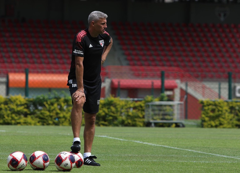 São Paulo monitora o mercado, mas ainda não conseguiu reforço para "fechar o elenco" — Foto: Divulgação