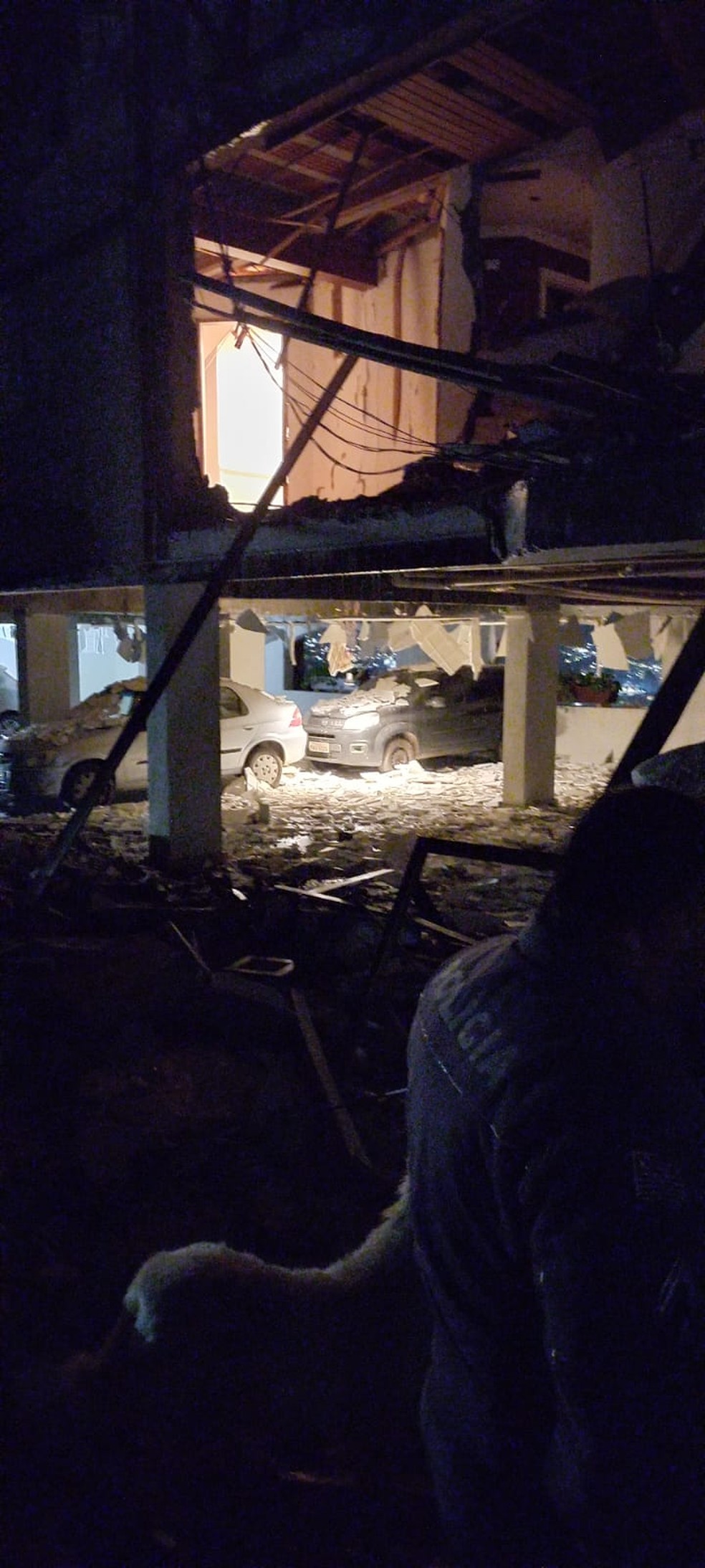 Explosão em condomínio atinge 10 apartamentos em Campos do Jordão — Foto: Arquivo Pessoal